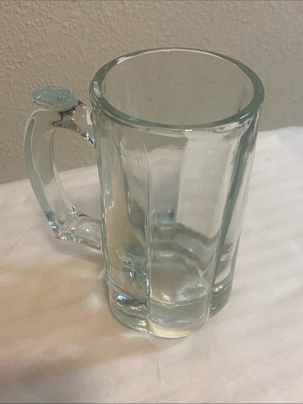 2/$30 Clear Glass Beer Mug with Sturdy Handle - Clear
Size Approx, 6”X3”